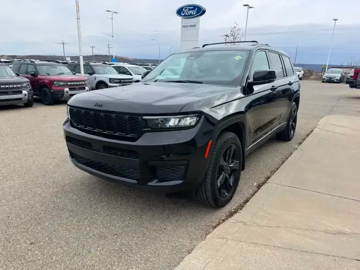 Jeep Grand Cherokee L 2024 photo 3