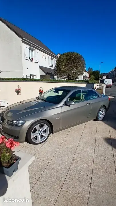 BMW 3 Series 2009 photo 2