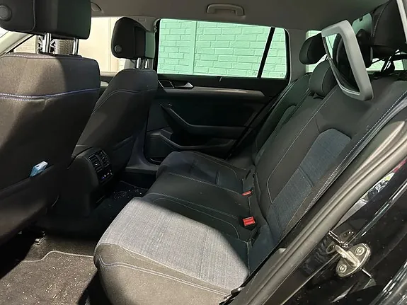 Volkswagen Passat 2021 photo 5