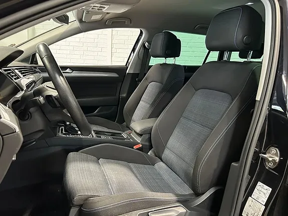 Volkswagen Passat 2021 photo 4