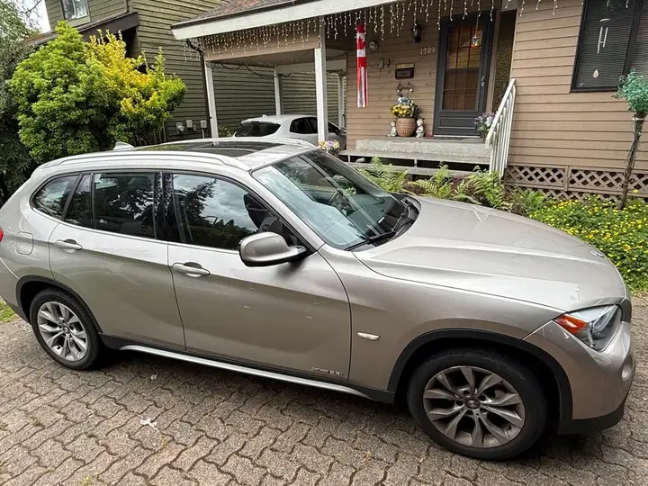 BMW X1 2012 photo 2