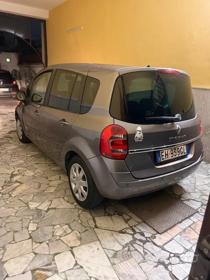 Renault Modus 2011 photo 3