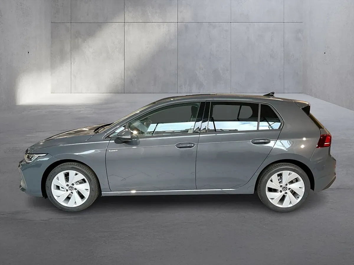 Volkswagen Golf 2026 photo 2