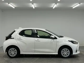 Toyota Yaris 2024 photo 3