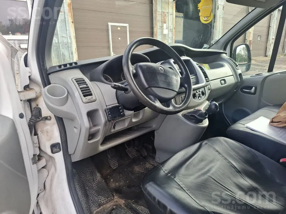 Renault Trafic 2011 photo 3