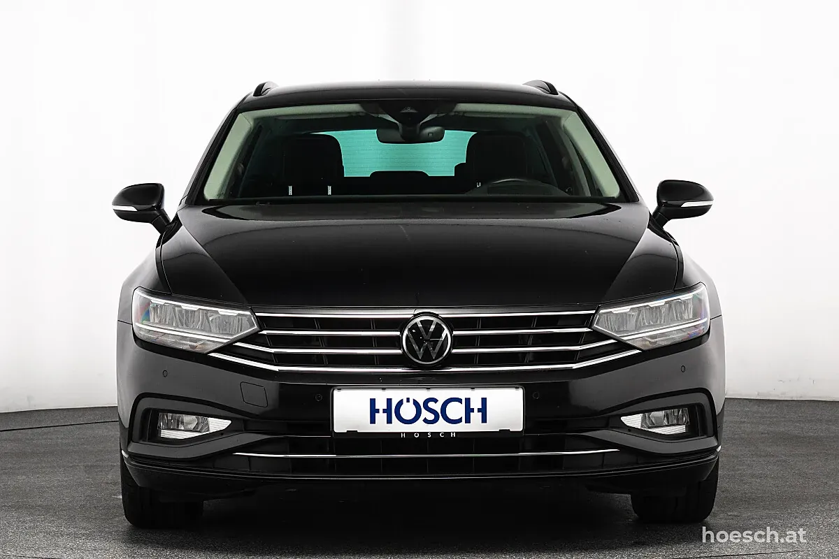 Volkswagen Passat 2023 photo 2