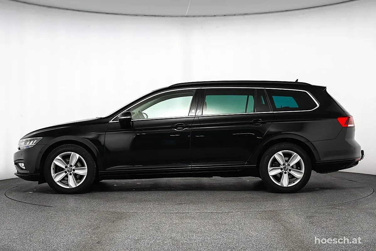 Volkswagen Passat 2023 photo 3