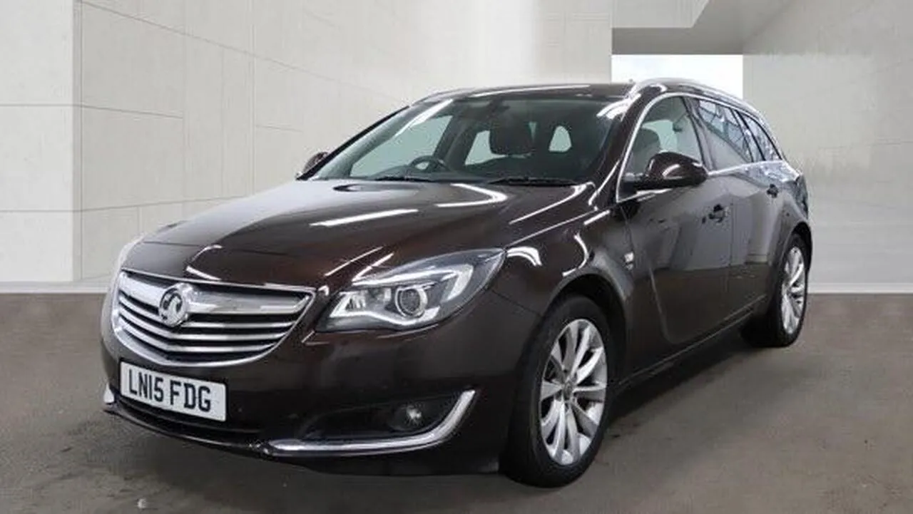 Vauxhall Insignia 2015 photo 2