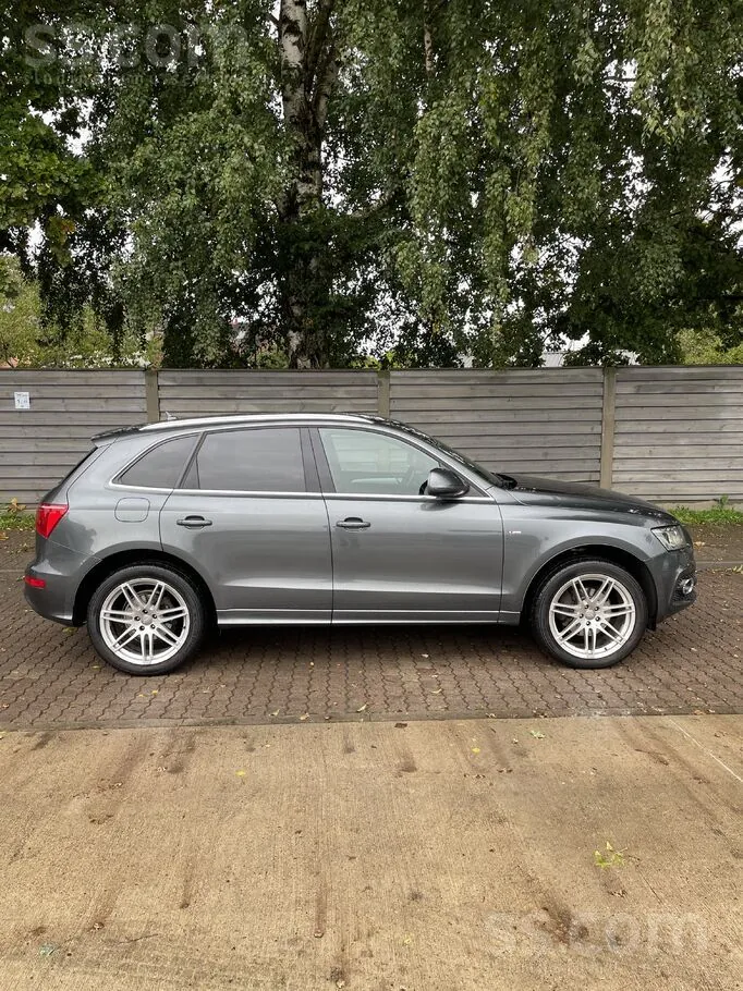 Audi Q5 2010 photo 4