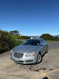 Jaguar Xf 2011 photo 2