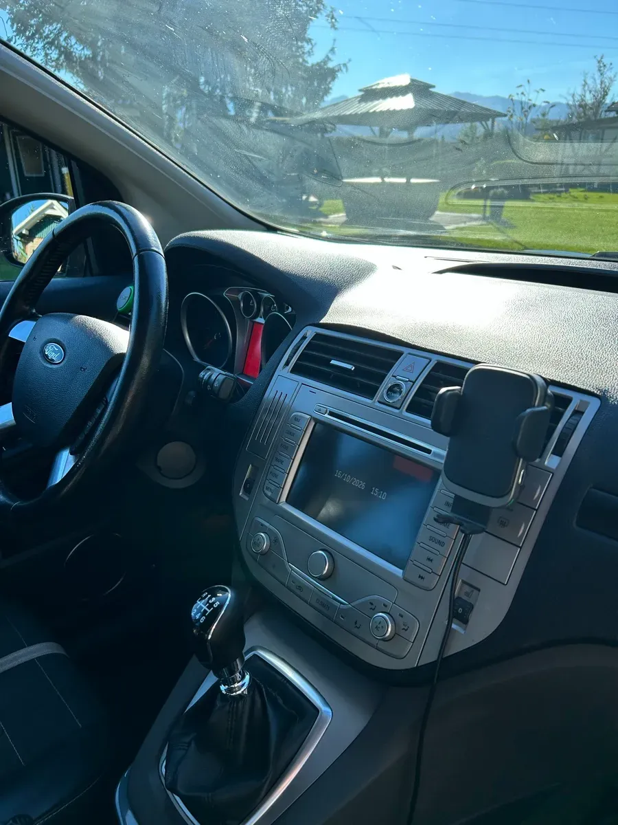 Ford Kuga 2012 photo 3