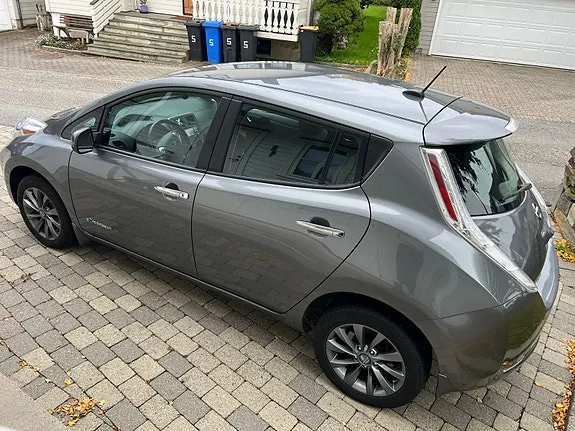 Nissan Leaf 2015 photo 2
