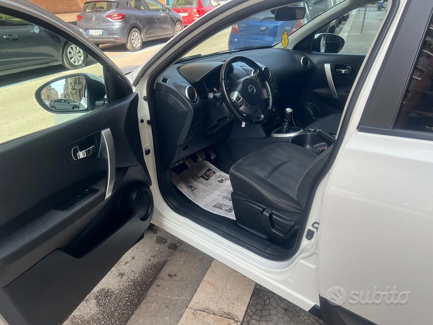 Nissan Qashqai 2012 photo 5