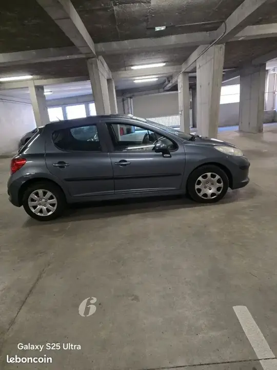 Peugeot 207 2008 photo 2