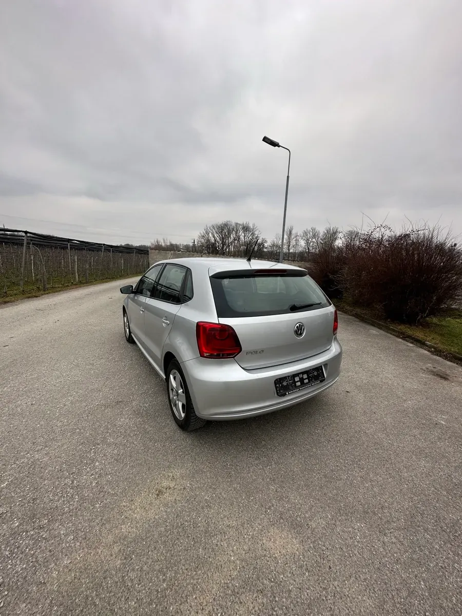 Volkswagen Polo 2011 photo 3