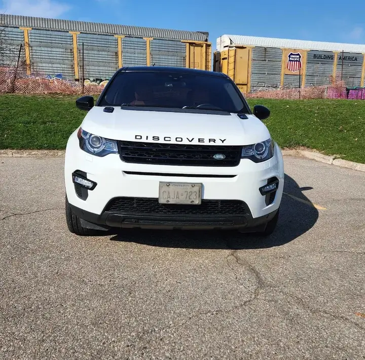 Land Rover Discovery Sport 2017 photo 2