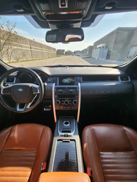 Land Rover Discovery Sport 2017 photo 3