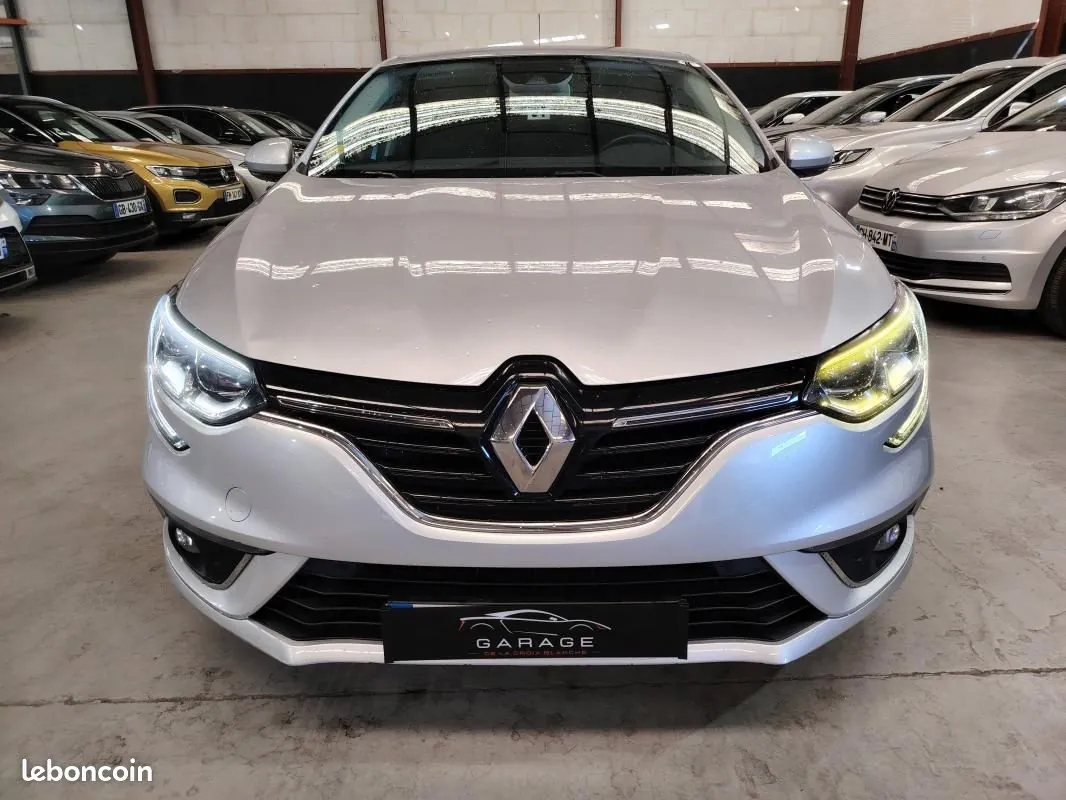 Renault Megane 2019 photo 2