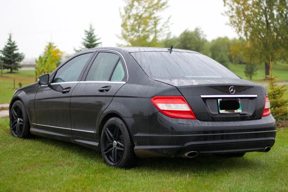 Mercedes-Benz C-Class 2010 photo 2