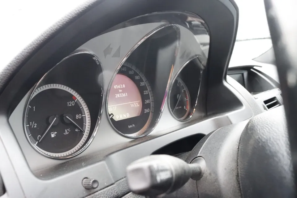 Mercedes-Benz C-Class 2010 photo 4