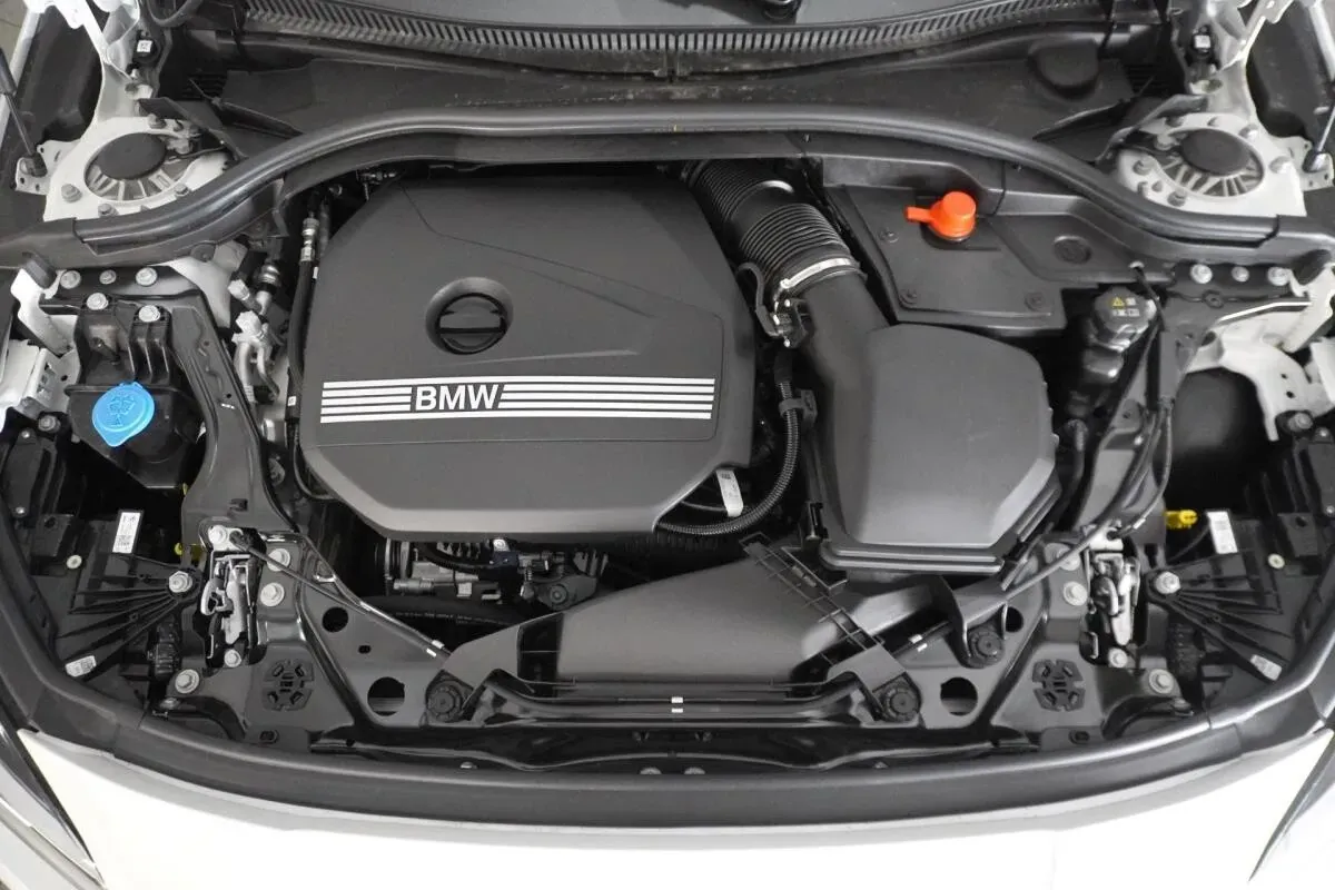 BMW 1 Series 2026 photo 2