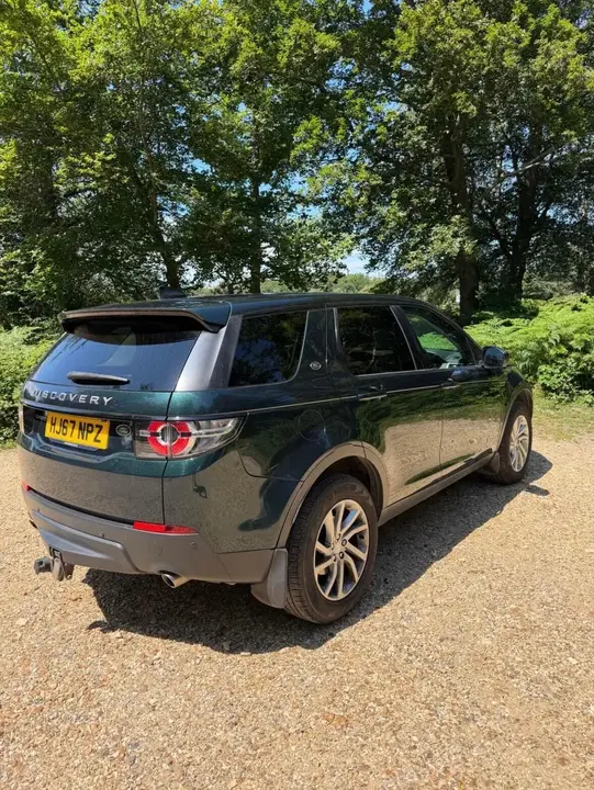 Land Rover Discovery Sport 2017 photo 3