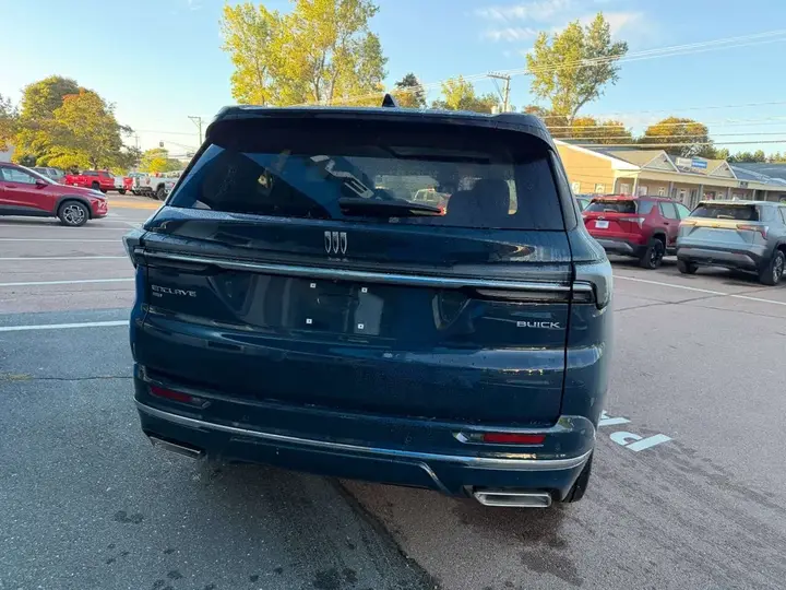 Buick Enclave 2027 photo 4