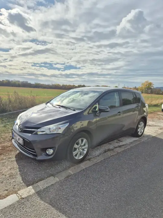 Toyota Verso 2015 photo 3