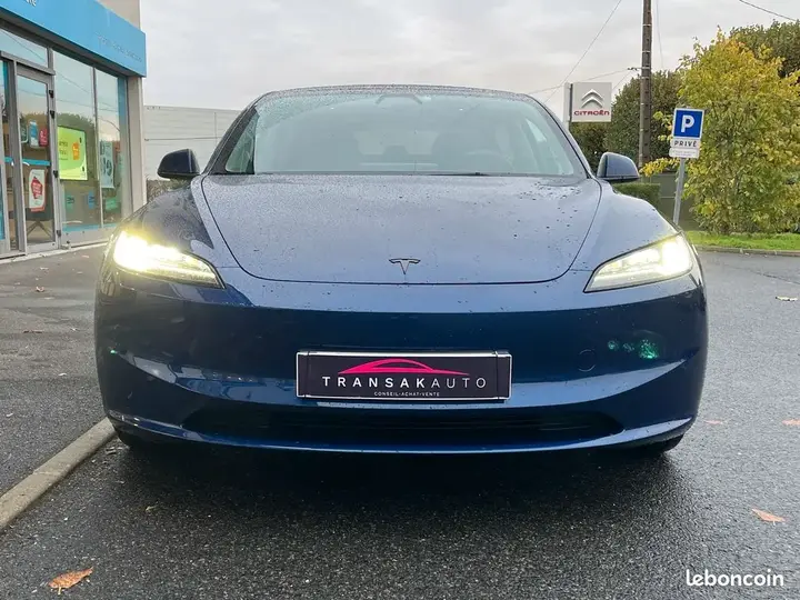 Tesla Model 3 2023 photo 3