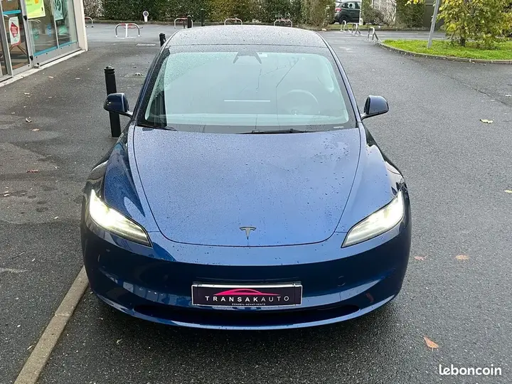 Tesla Model 3 2023 photo 2