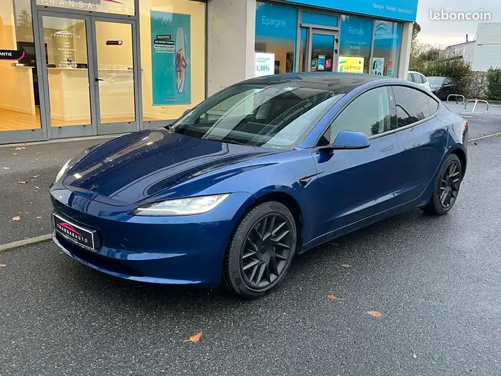 Tesla Model 3 2023 photo 4
