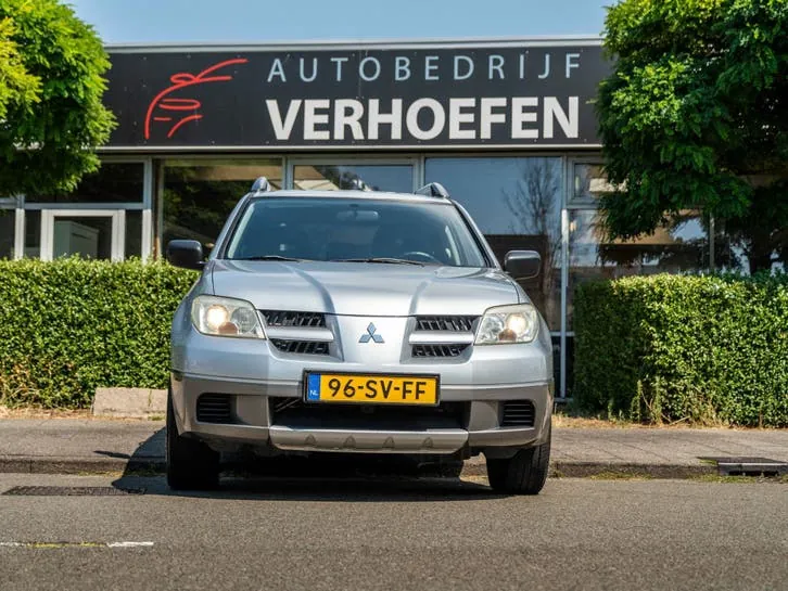 Mitsubishi Outlander 2006 photo 3