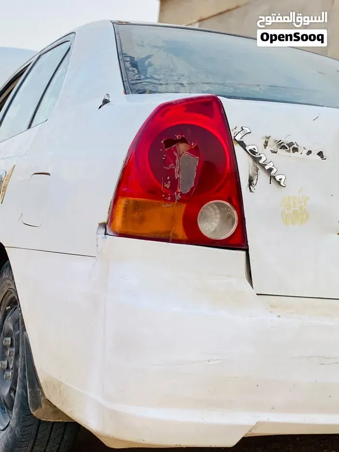 Hyundai Verna 2004 photo 2