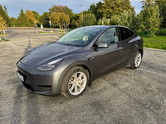 Tesla Model Y 2023 photo 4