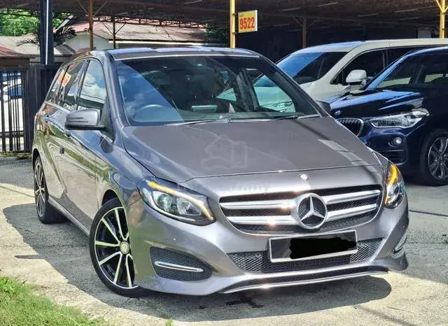 Mercedes-Benz B200