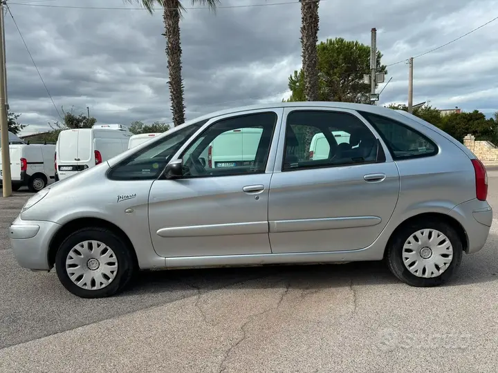 Citroen Xsara Picasso 2004 photo 2