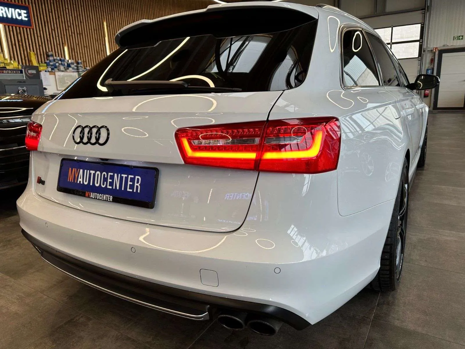 Audi S6 2013 photo 2