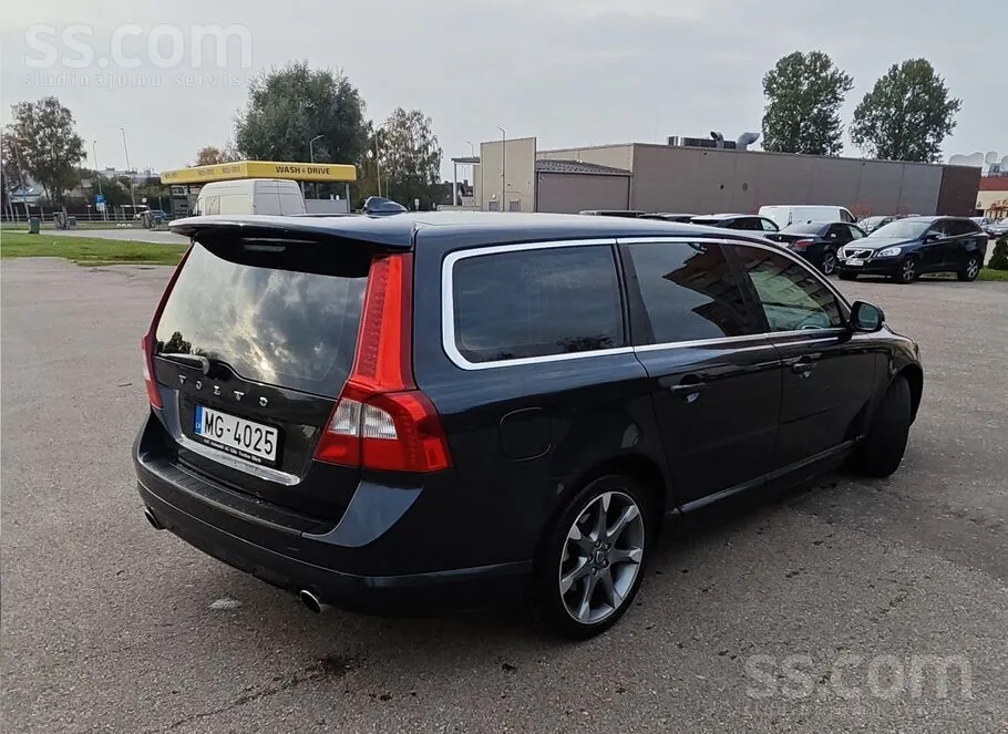 Volvo V70 2012 photo 4