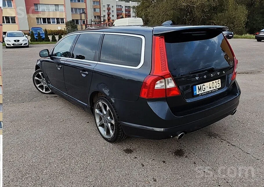 Volvo V70 2012 photo 3