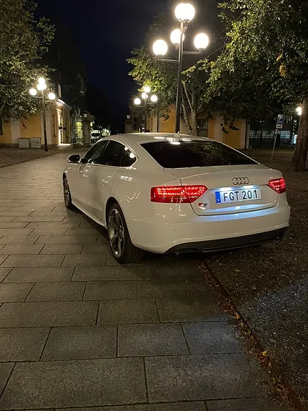 Audi S5 2011 photo 5