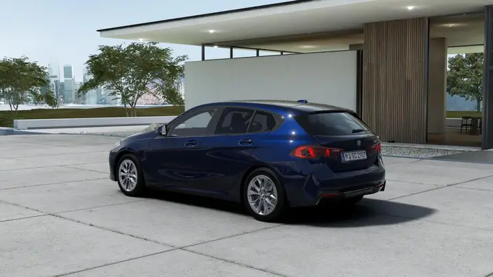 BMW 1 Series photo 2