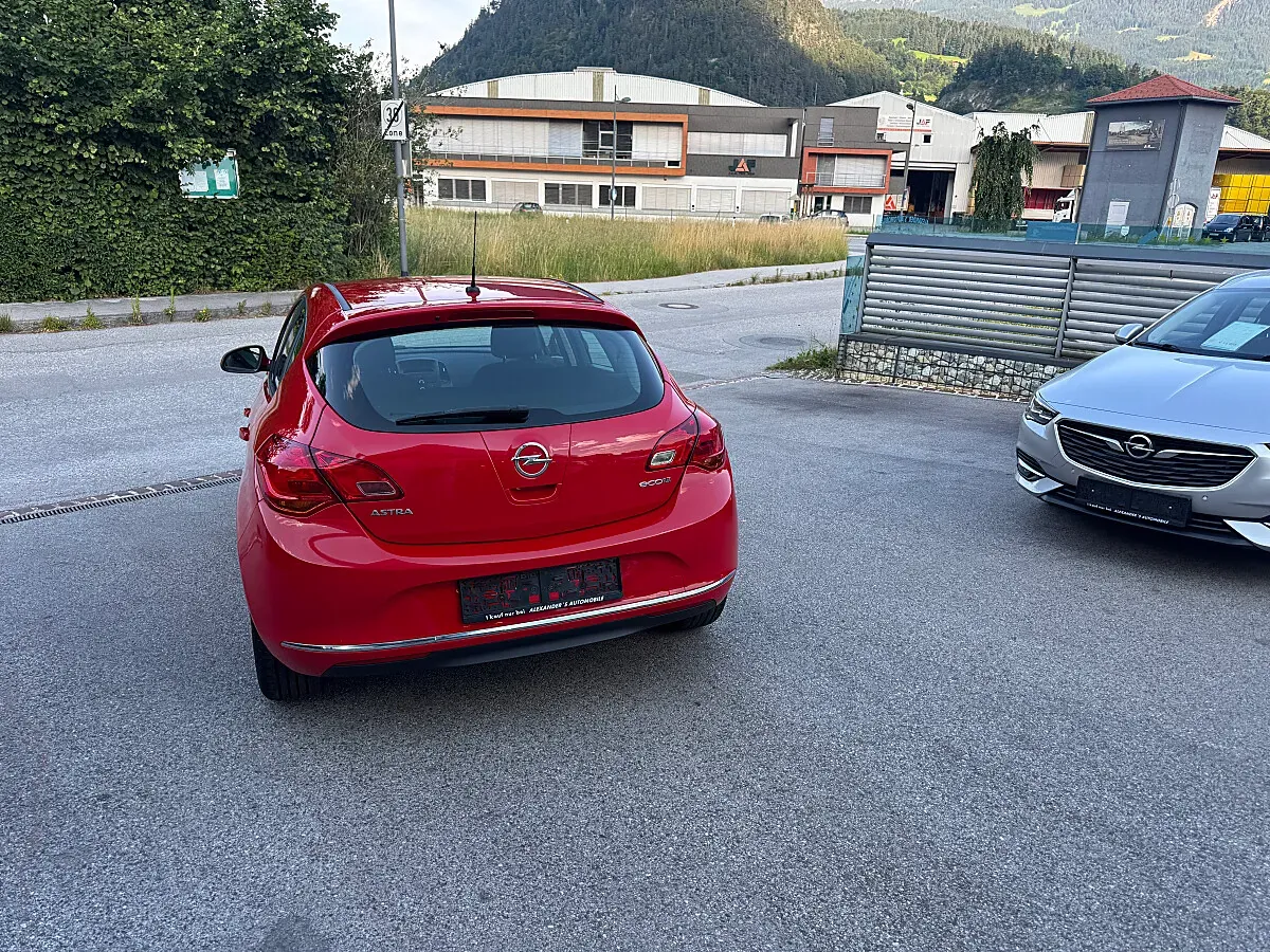 Opel Astra 2015 photo 2