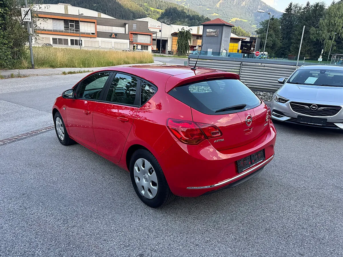 Opel Astra 2015 photo 3