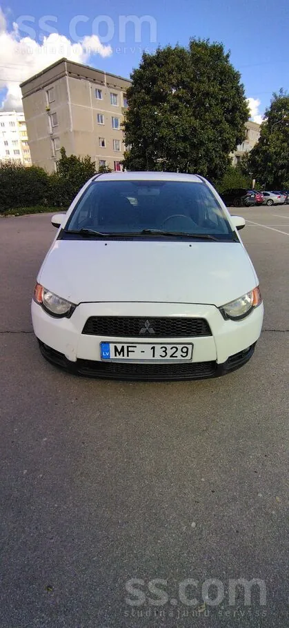 Mitsubishi Colt 2012 photo 3