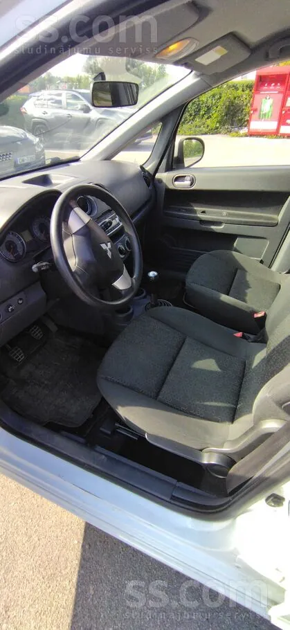 Mitsubishi Colt 2012 photo 4