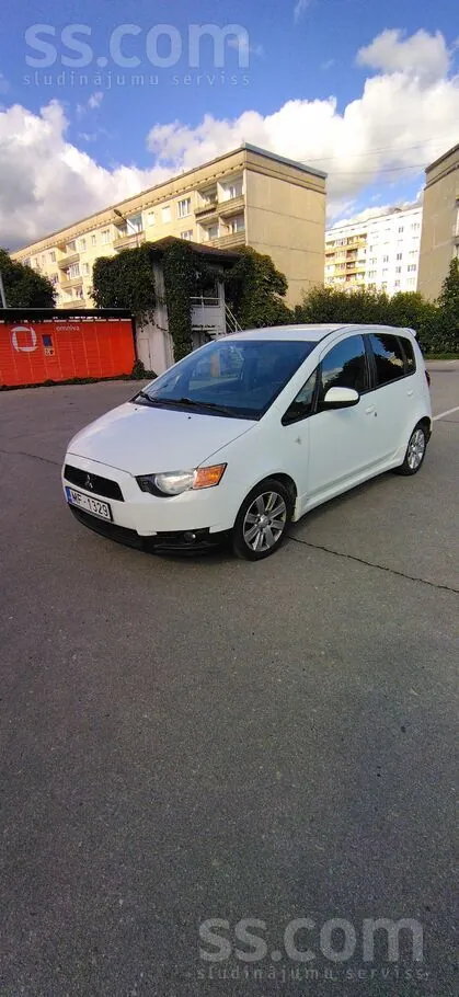 Mitsubishi Colt 2012 photo 2