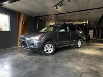 Mitsubishi Outlander 2011 photo 2