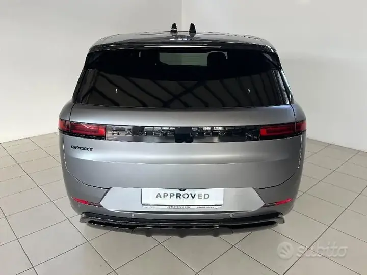 Land Rover Range Rover Sport 2024 photo 3