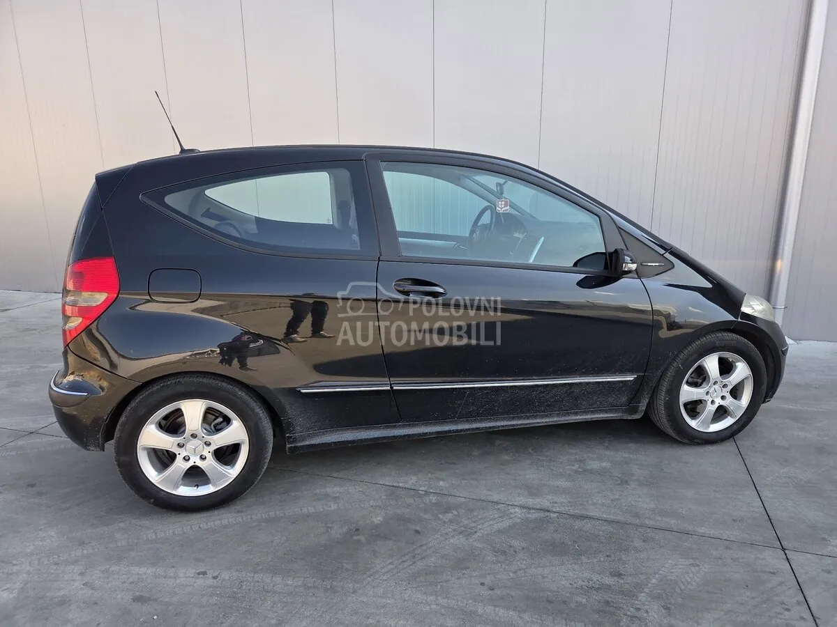 Mercedes-Benz B 180 2007 photo 2