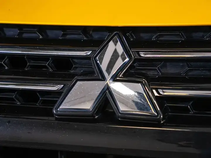 Mitsubishi Mirage 2024 photo 5